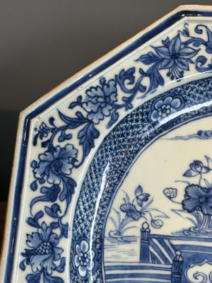 A pair of octagonal Chinese blue and white 'court ladies' dishes, Yongzheng — photo 15