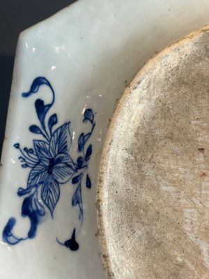 A pair of octagonal Chinese blue and white 'court ladies' dishes, Yongzheng — photo 20