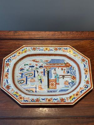 A pair of octagonal Chinese blue and white 'Xi Xiang Ji' dishes and a pair of famille rose dishes, Yongzheng — 照片 2