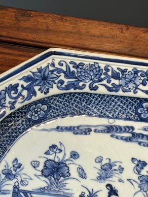 A pair of octagonal Chinese blue and white 'Xi Xiang Ji' dishes and a pair of famille rose dishes, Yongzheng — 照片 34