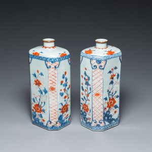 A pair of octagonal Chinese Imari-style flasks, Kangxi — photo 1