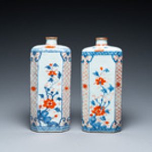 A pair of octagonal Chinese Imari-style flasks, Kangxi — photo 2
