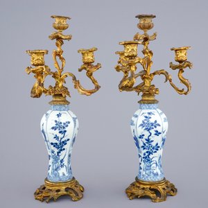 A pair of ormolu-mounted candelabra blue and white Chinese vases, Kangxi — 照片 2