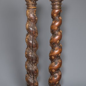 A pair of patinated wooden 'grapevine' columns, 18th C. — photo 2