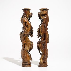 A pair of pillars with grapes, carved wood with gilding and polychromy, 18th C. — photo 3