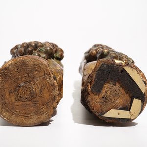 A pair of pillars with grapes, carved wood with gilding and polychromy, 18th C. — photo 6