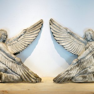 A pair of plaster casts en pendant of Isis, Egyptian goddess, 19/20th C., Bruges — 照片 1