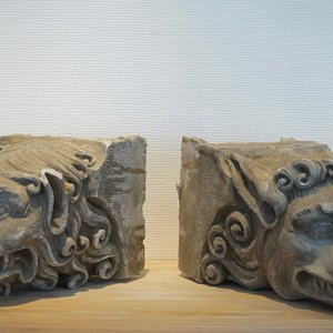 A pair of plaster casts of gargoyle heads, 19/20th C., Bruges — photo 1