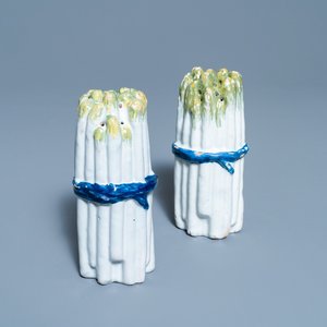 A pair of polychrome Brussels faience asparagus-shaped casters, 18th C. — photo 1