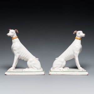A pair of polychrome Brussels faience greyhounds, 18th C. — 照片 2