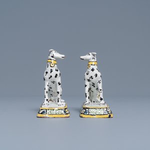 A pair of polychrome Brussels faience models of greyhounds, ca. 1800 — photo 3