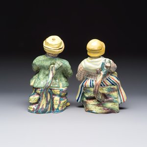 A pair of polychrome Dutch Delft 'Bobbejak' ewers and covers — photo 4