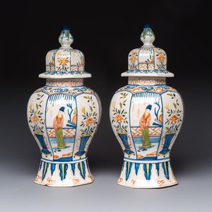 A pair of polychrome Dutch Delft chinoiserie vases, Tichelaar, Makkum, Friesland, 19/20th C. — 照片 4