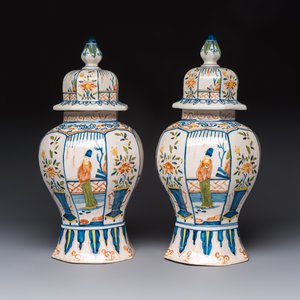 A pair of polychrome Dutch Delft chinoiserie vases, Tichelaar, Makkum, Friesland, 19/20th C. — 照片 5
