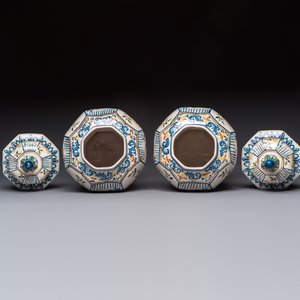A pair of polychrome Dutch Delft chinoiserie vases, Tichelaar, Makkum, Friesland, 19/20th C. — 照片 6