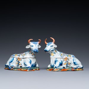 A pair of polychrome Dutch Delft cow-shaped tureens, 18th C. — 照片 1