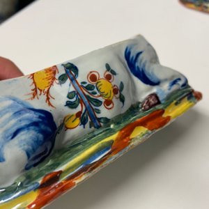 A pair of polychrome Dutch Delft cow-shaped tureens, 18th C. — 照片 29