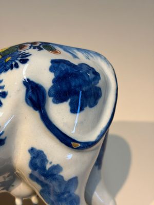 A pair of polychrome Dutch Delft cows, 18th C. — photo 6