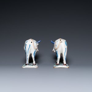 A pair of polychrome Dutch Delft cows on bases with frogs, 18th C. — 照片 5