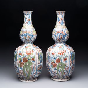 A pair of polychrome Dutch Delft double gourd vases, 19th C. — 照片 4
