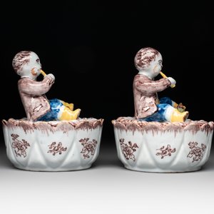 A pair of polychrome Dutch Delft fluting-children-topped butter tubs and covers, 18th C. — photo 5