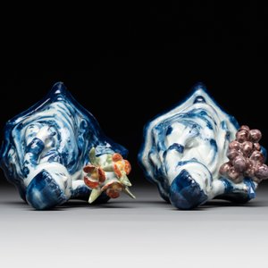 A pair of polychrome Dutch Delft groups of merchant ladies, 18th C. — photo 6