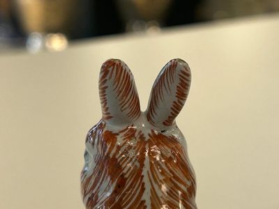 A pair of polychrome Dutch Delft 'hare' tureens and covers, 18th C. — 照片 2