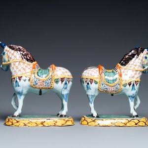 A pair of polychrome Dutch Delft horses, 18th C. — 照片 4