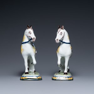 A pair of polychrome Dutch Delft horses, 18th C. — 照片 3