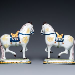 A pair of polychrome Dutch Delft horses, 18th C. — 照片 4