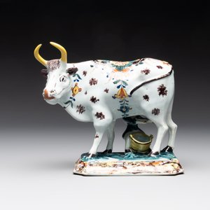 A pair of polychrome Dutch Delft milking groups, 18th C. — photo 11