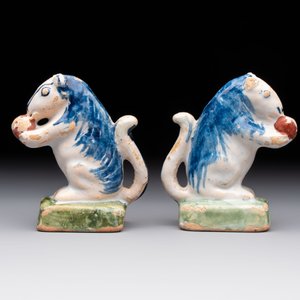 A pair of polychrome Dutch Delft miniature models of squirrels, a duck and a swan, 18th C. — photo 4