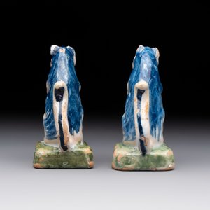 A pair of polychrome Dutch Delft miniature models of squirrels, a duck and a swan, 18th C. — photo 5