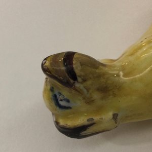 A pair of polychrome Dutch Delft miniatures of dogs, 18th C. — photo 9