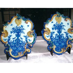 A pair of polychrome Dutch Delft mixed technique 'flower vase' plaques, ca. 1750 — 照片 6