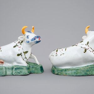 A pair of polychrome Dutch Delft models of cows, 18th C. — 照片 4