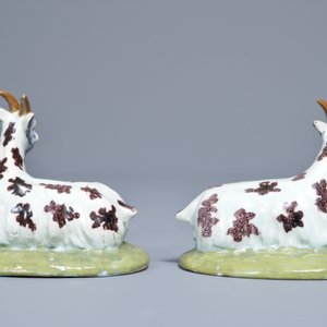 A pair of polychrome Dutch Delft models of goats, 18th C. — 照片 4