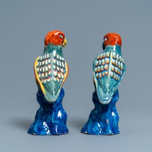 A pair of polychrome Dutch Delft models of parrots, 18th C. — 照片 6