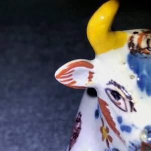A pair of polychrome Dutch Delft models of recumbent cows, 18th C. — 照片 16