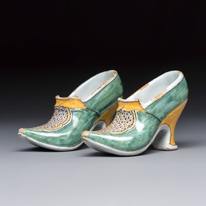 A pair of polychrome Dutch Delft models of shoes — photo 1