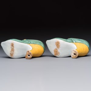 A pair of polychrome Dutch Delft models of shoes, 18th C. — foto 7