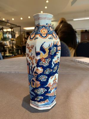 A pair of polychrome Dutch Delft octagonal chinoiserie vases, 18th C. — photo 7