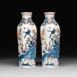 A pair of polychrome Dutch Delft octagonal chinoiserie vases, 18th C. — photo 2