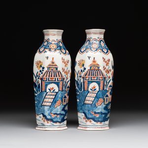 A pair of polychrome Dutch Delft octagonal chinoiserie vases, 18th C. — photo 3