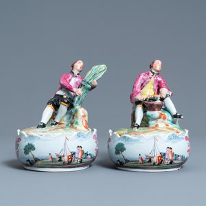 A pair of polychrome Dutch Delft petit feu butter tubs with salesmen, 18th C. — 照片 2