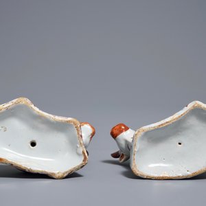 A pair of polychrome Dutch Delft petit feu cows on bases, 18th C. — photo 6