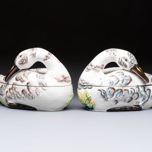 A pair of polychrome Italian faience goose-form tureens and covers, Bassano del Grappa, 19th C. — photo 1