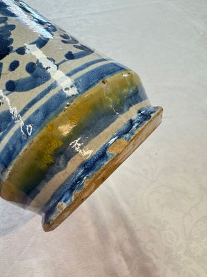 A pair of polychrome Italian maiolica armorial albarelli, Trapani, ca. 1600 — 照片 16