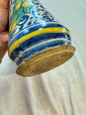A pair of polychrome Italian maiolica armorial albarelli, Trapani, ca. 1600 — 照片 38