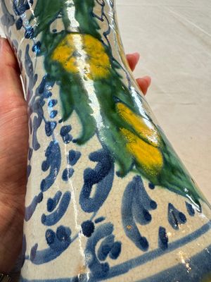 A pair of polychrome Italian maiolica armorial albarelli, Trapani, ca. 1600 — 照片 9